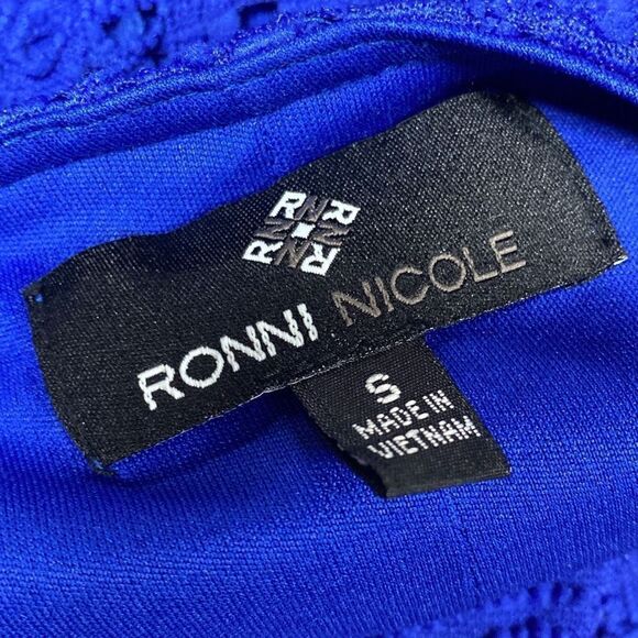 Ronni Nicole Royal Blue Cold Shoulder Lace Dress Size Small - Picture 5 of 7